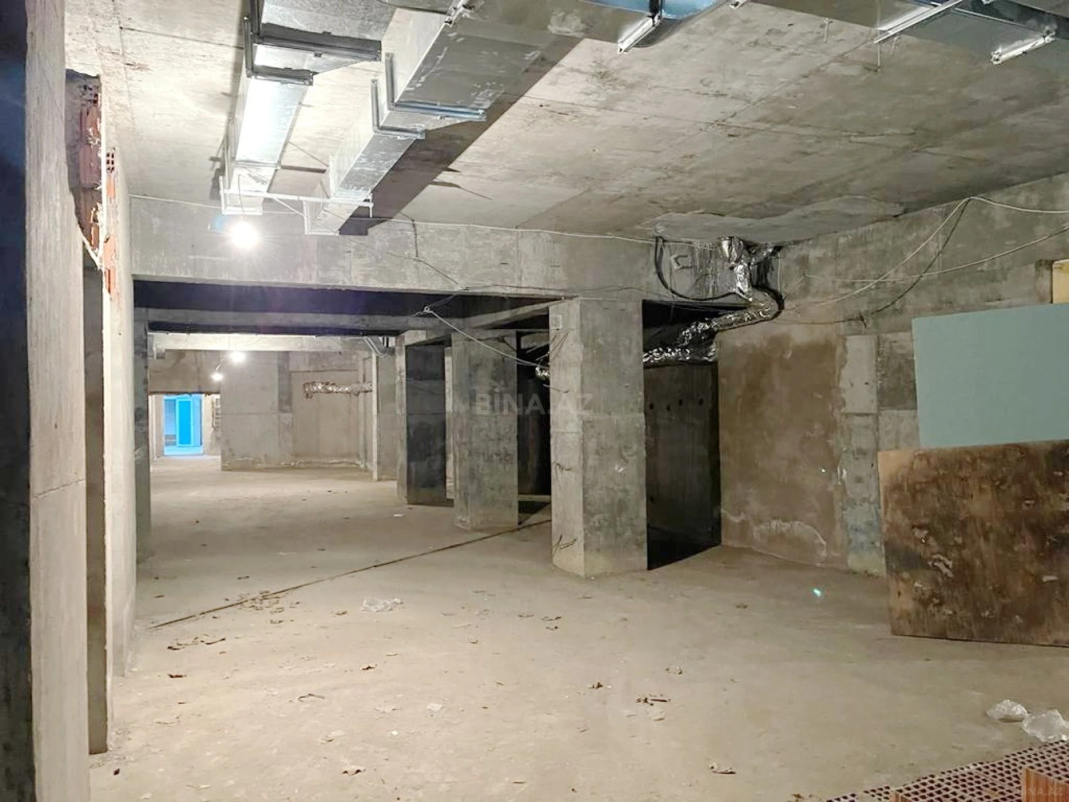 Satılır obyekt 450 m²