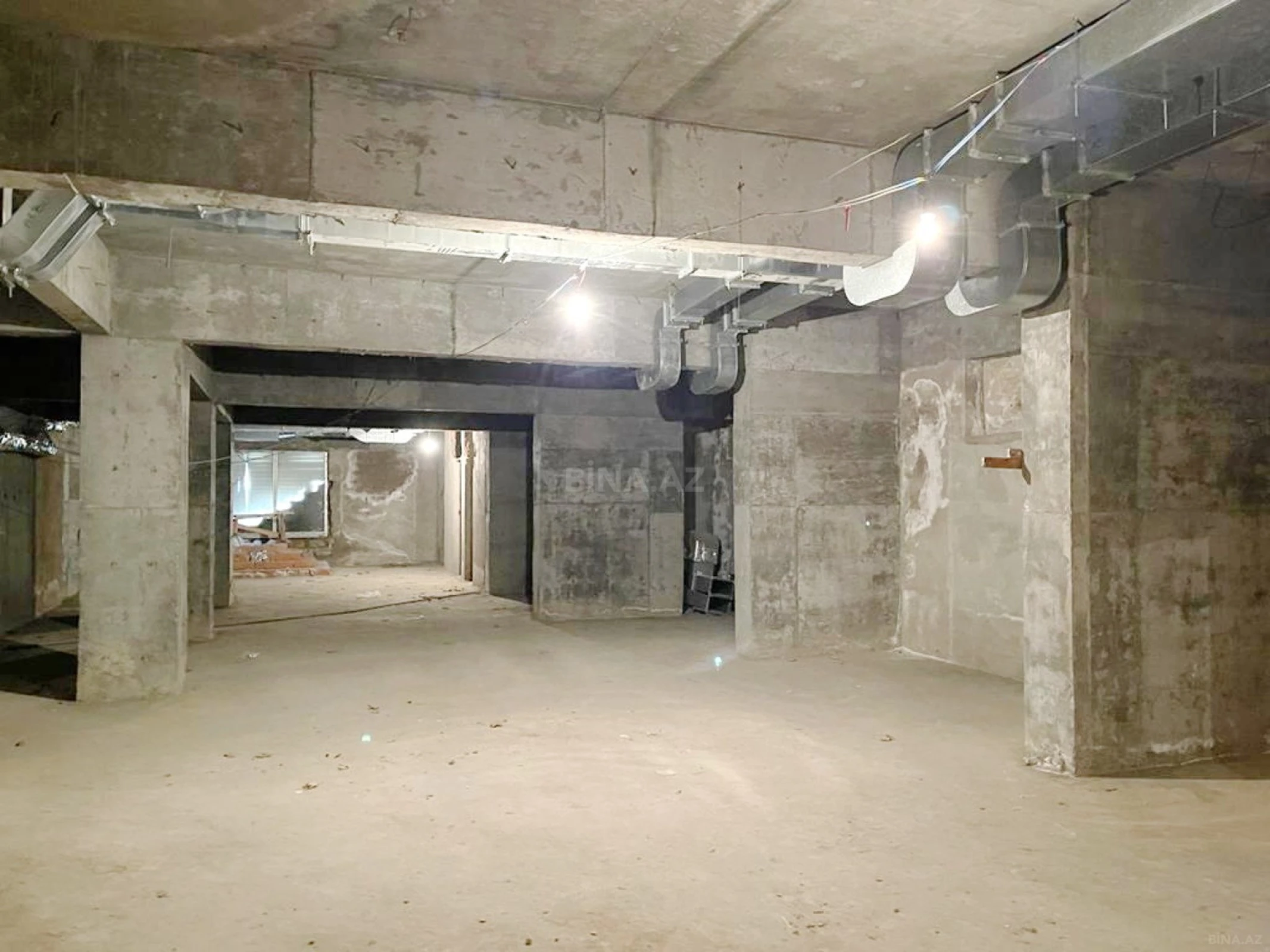 Satılır obyekt 450 m²