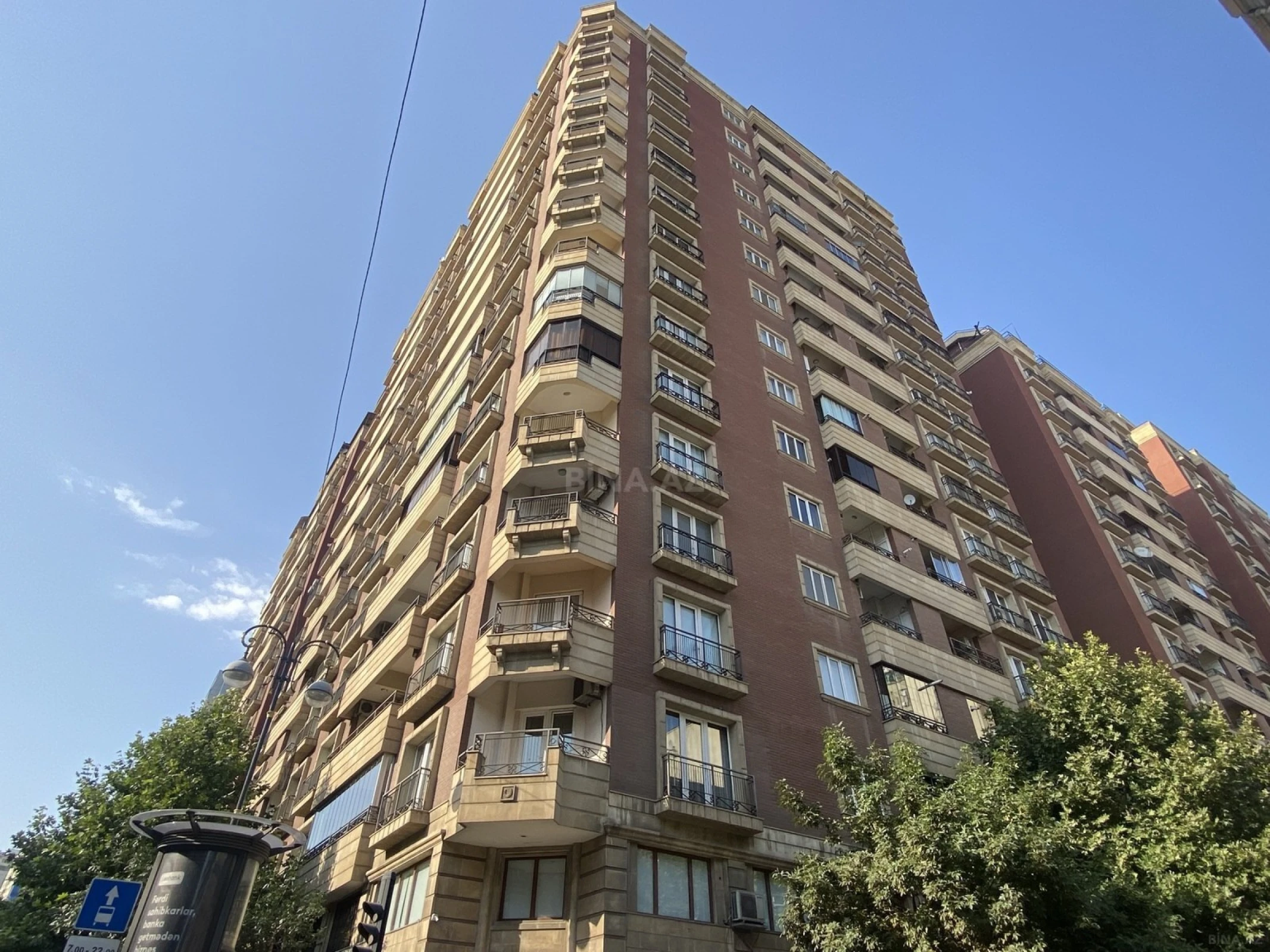 Satılır obyekt 450 m²