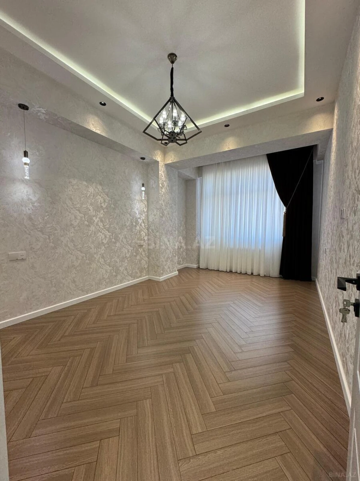 Satılır 2 otaqlı mənzil 65 m²