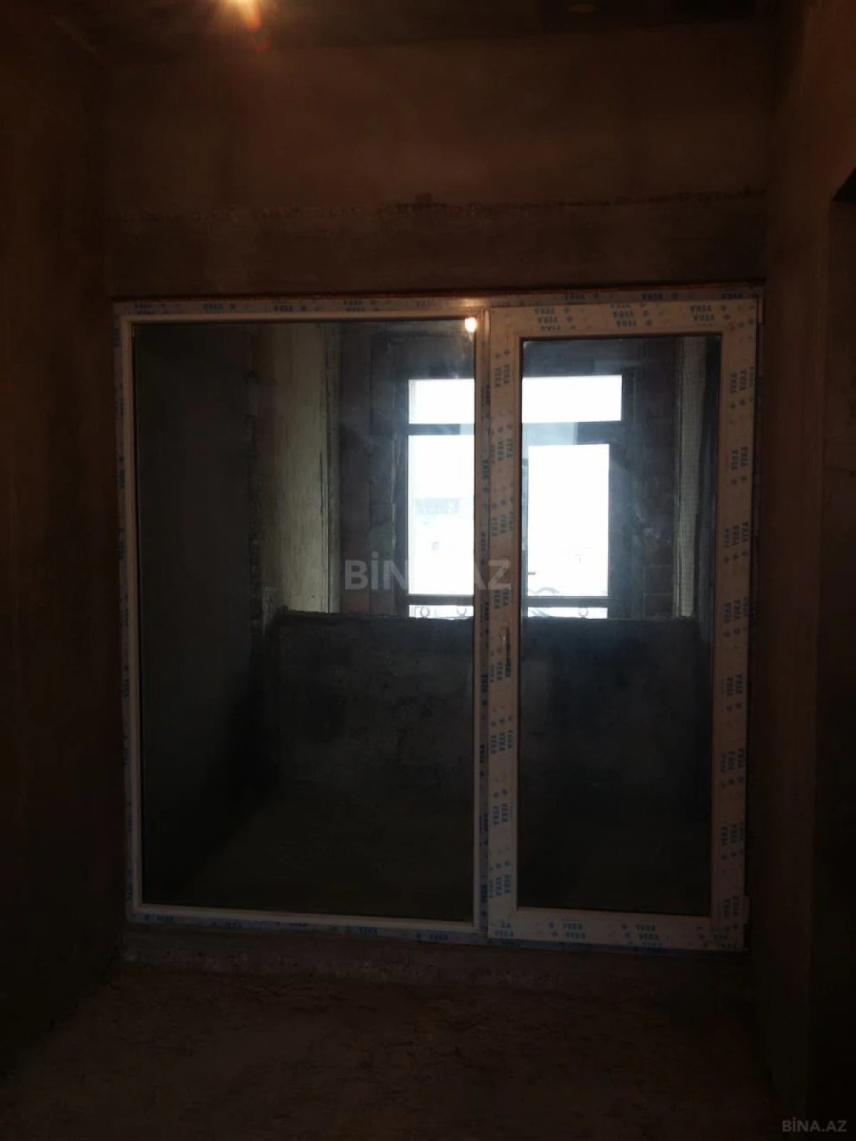 Satılır 5 otaqlı mənzil 220 m²