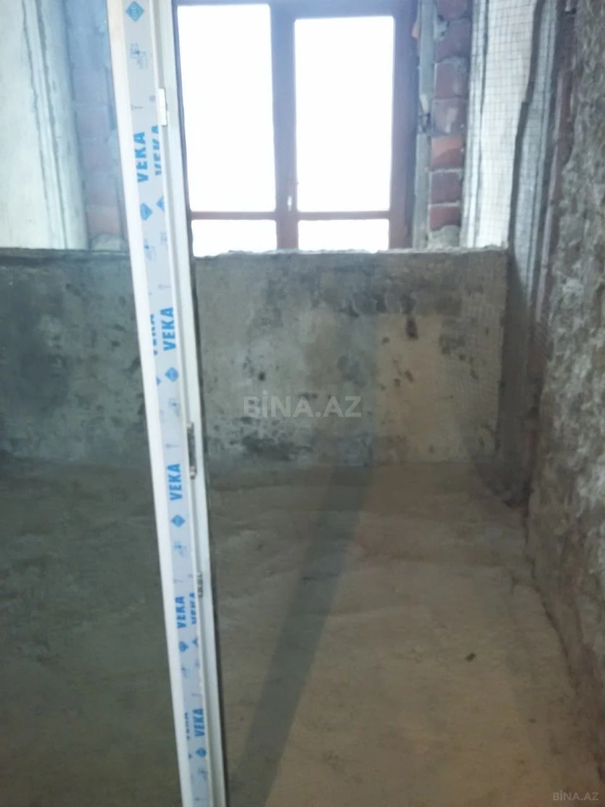 Satılır 5 otaqlı mənzil 220 m²