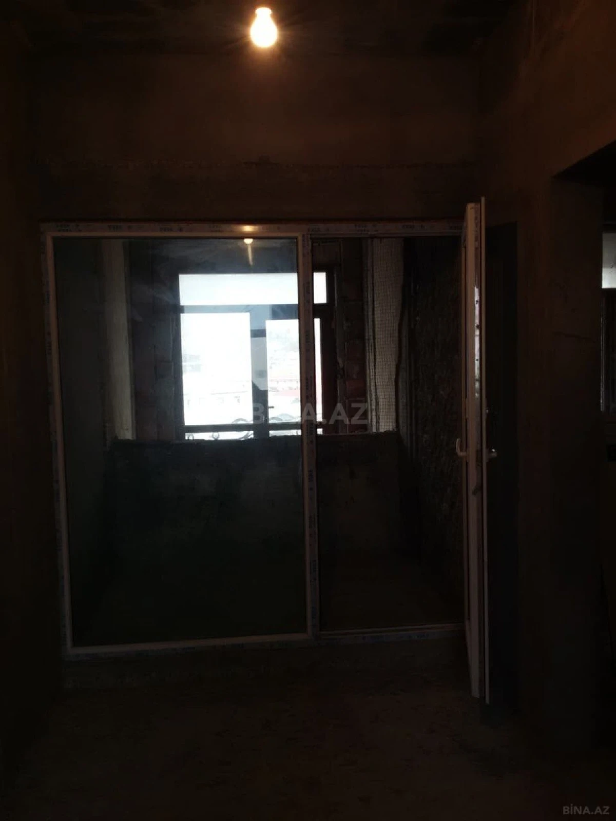 Satılır 5 otaqlı mənzil 220 m²