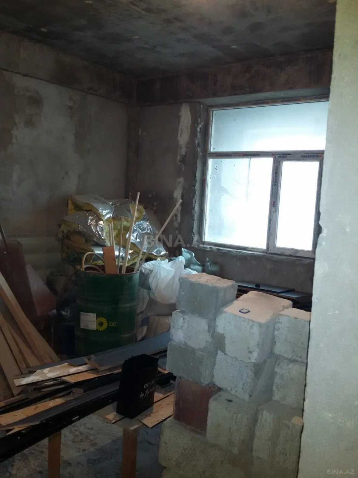 Satılır 5 otaqlı mənzil 220 m²