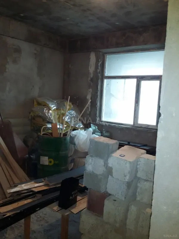 Satılır 5 otaqlı mənzil 220 m²