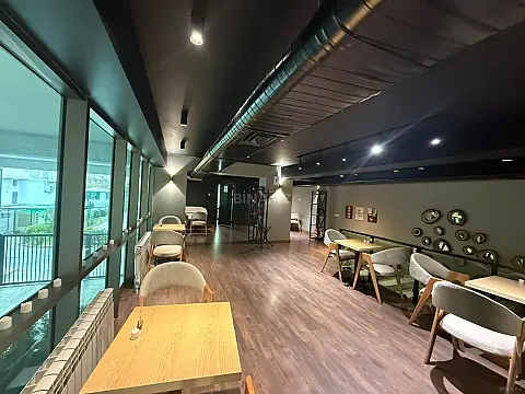 Kirayə verilir obyekt 220 m²