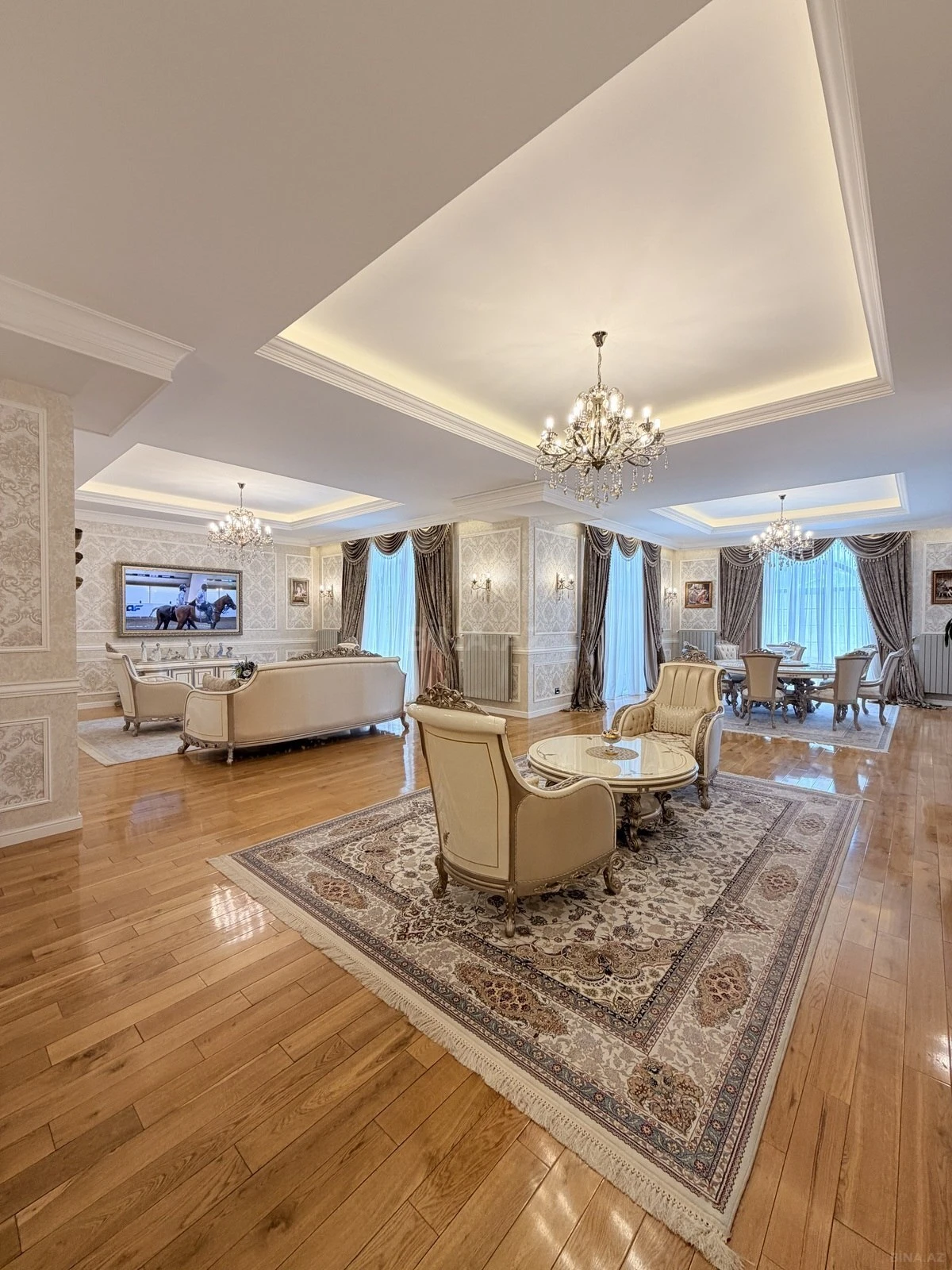 Satılır 10 otaqlı həyət evi 1300 m²