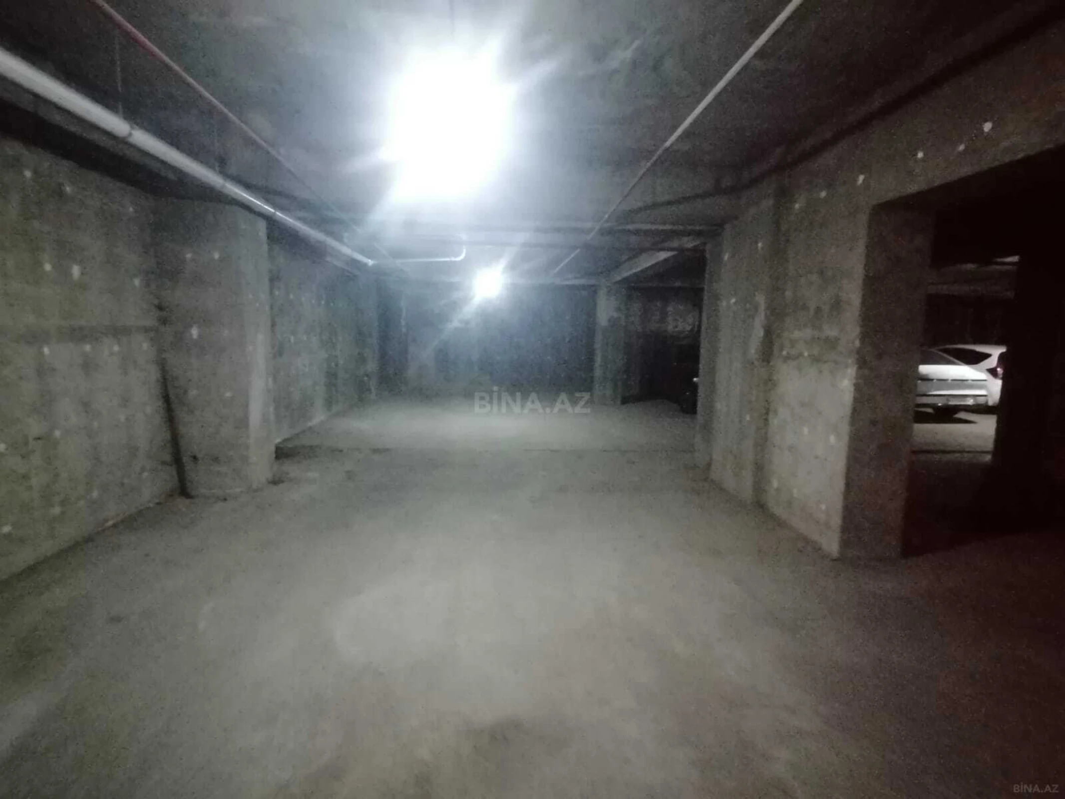 Satılır obyekt 1800 m²