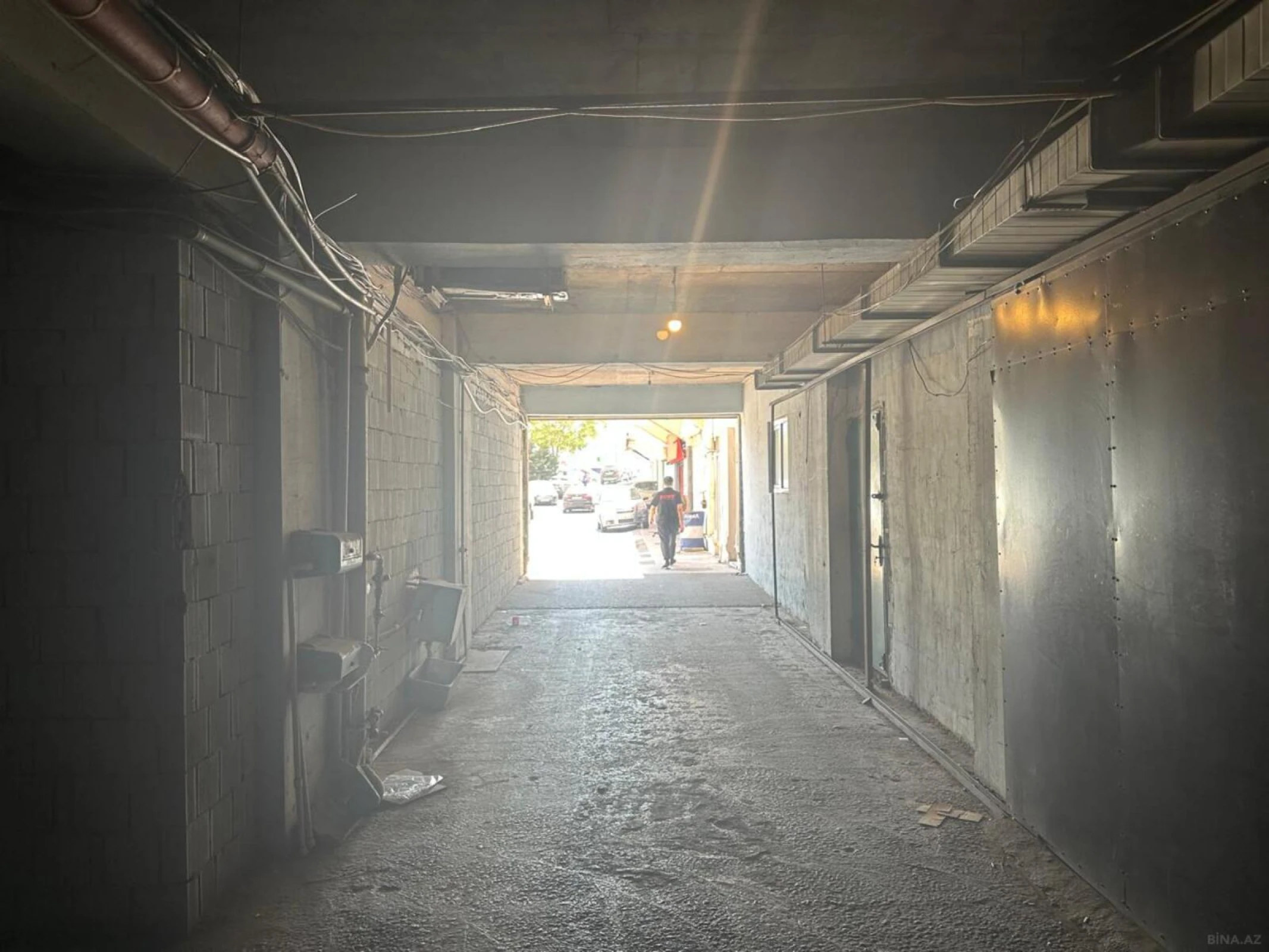 Satılır obyekt 1800 m²