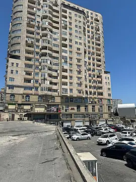 Satılır obyekt 1800 m²