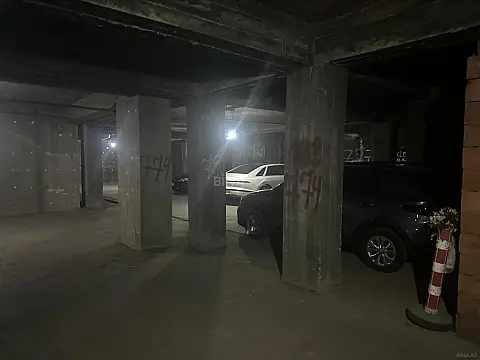 Satılır obyekt 1800 m²