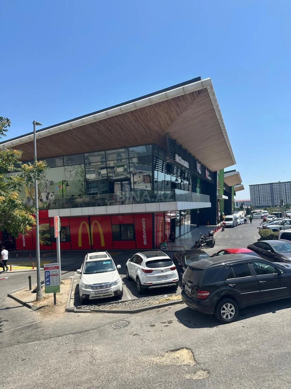 Satılır obyekt 1800 m²