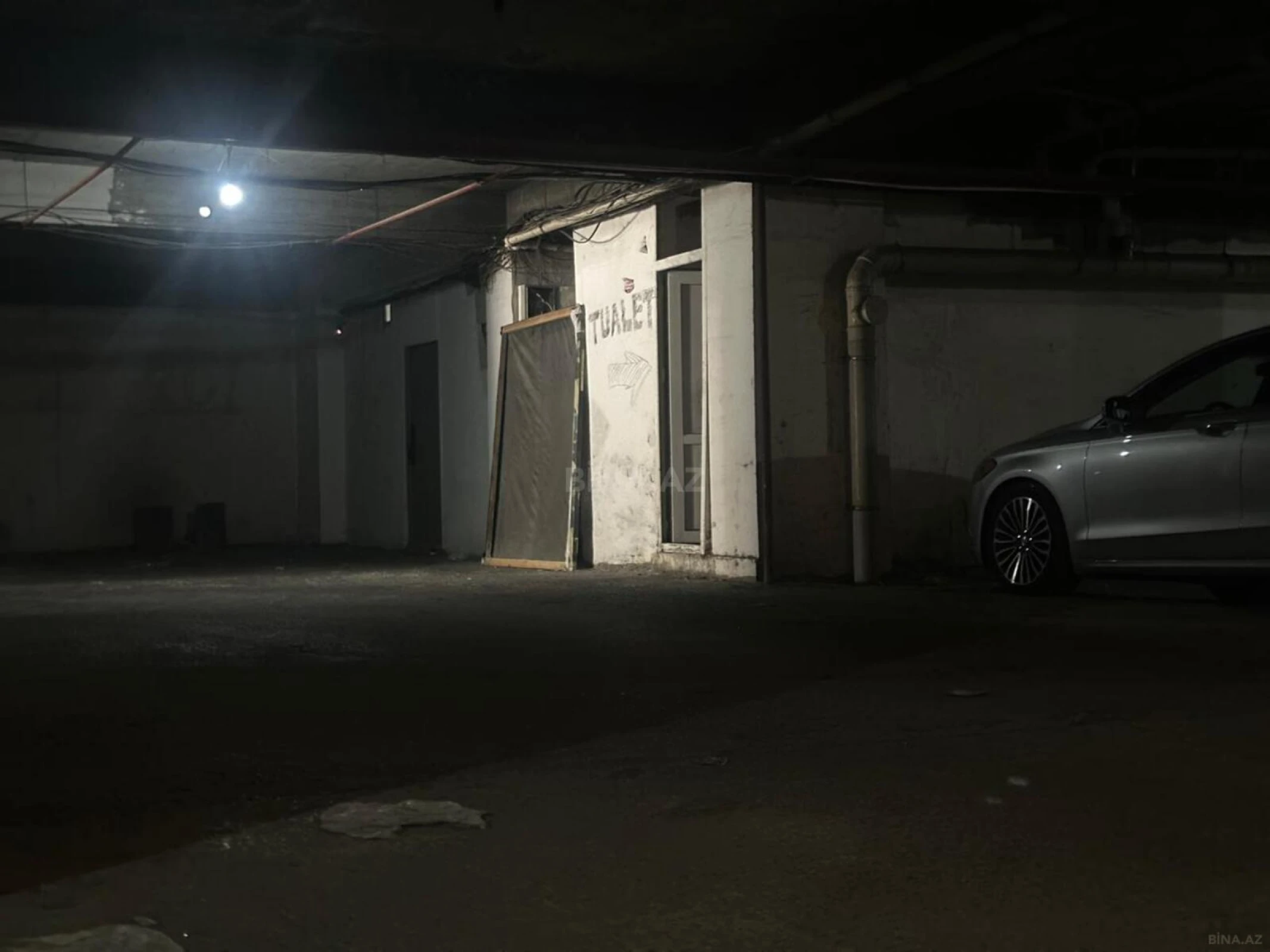 Satılır obyekt 1800 m²