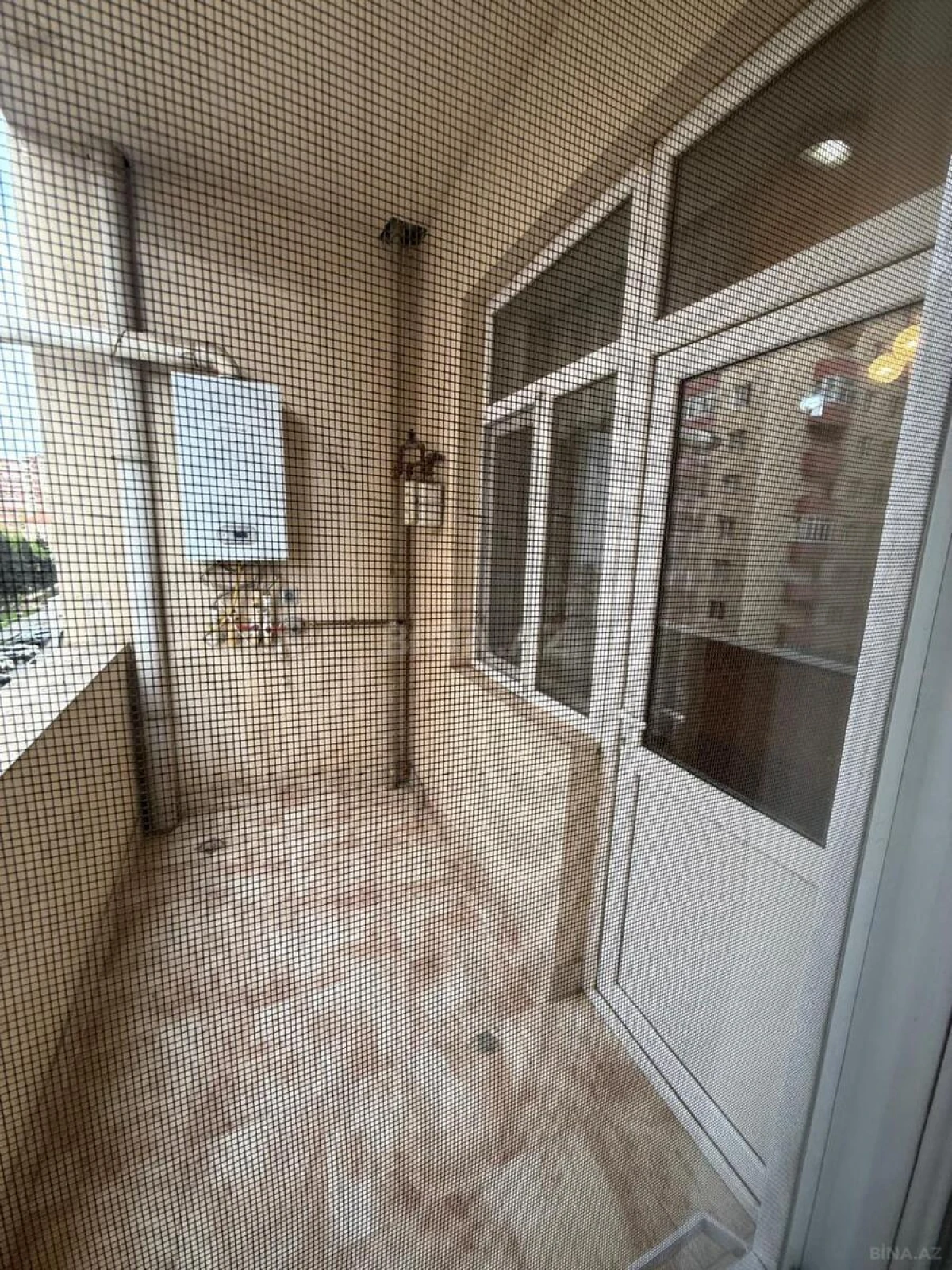 Satılır 2 otaqlı mənzil 63 m²
