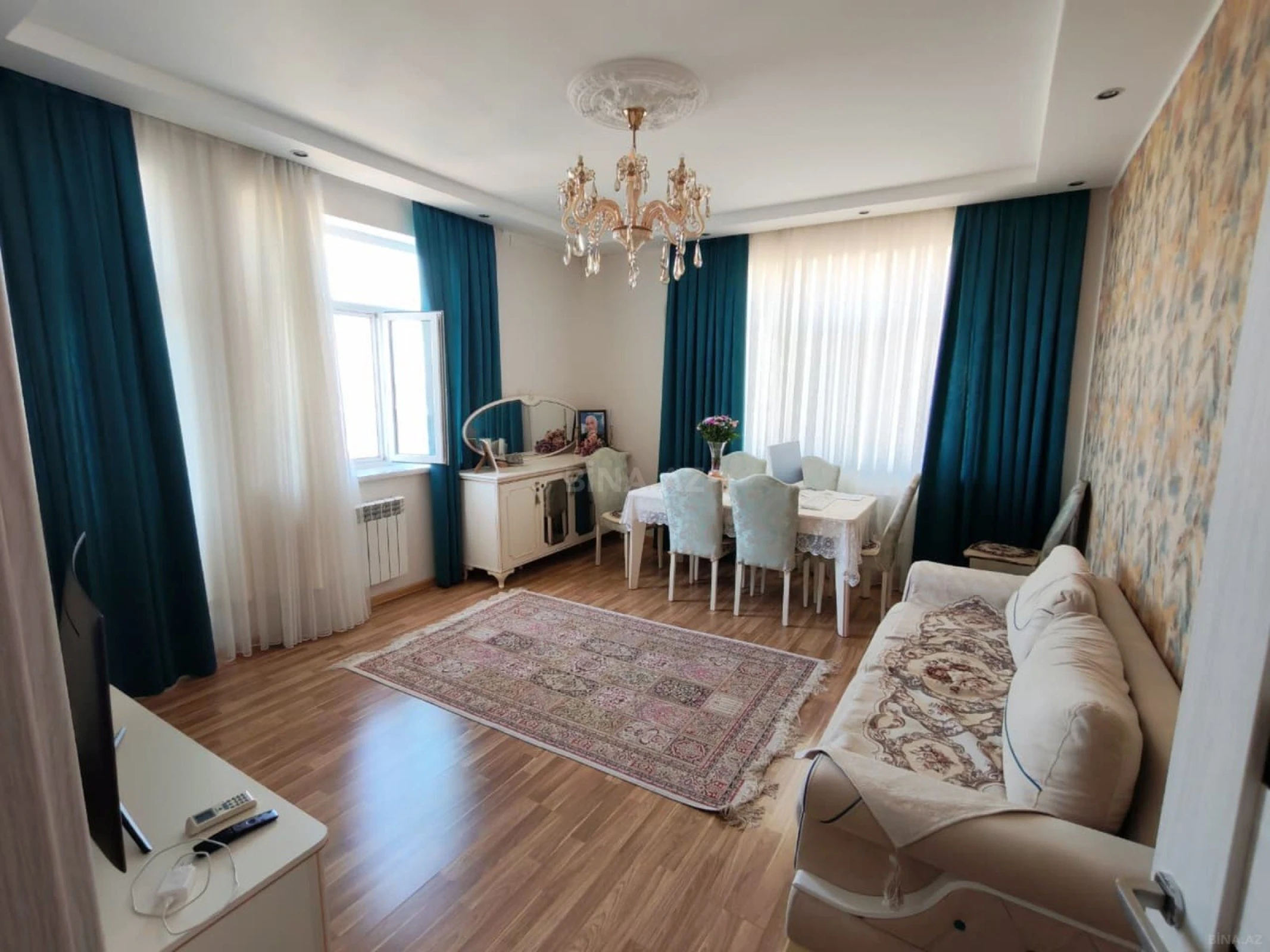 Satılır 3 otaqlı mənzil 108 m²