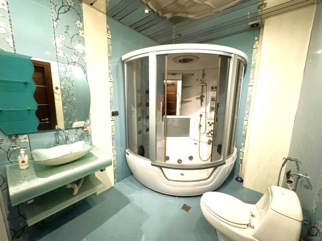 Kirayə verilir 2 otaqlı mənzil 110 m²