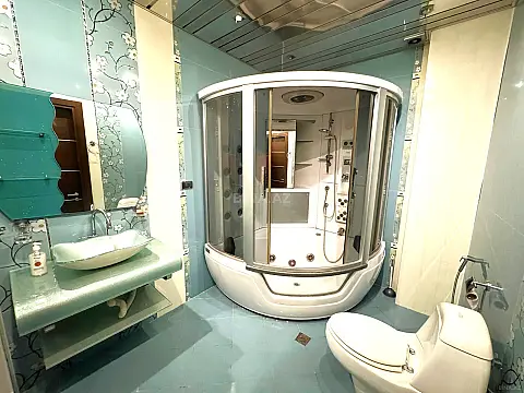 Kirayə verilir 2 otaqlı mənzil 110 m²