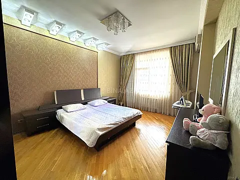 Kirayə verilir 2 otaqlı mənzil 110 m²