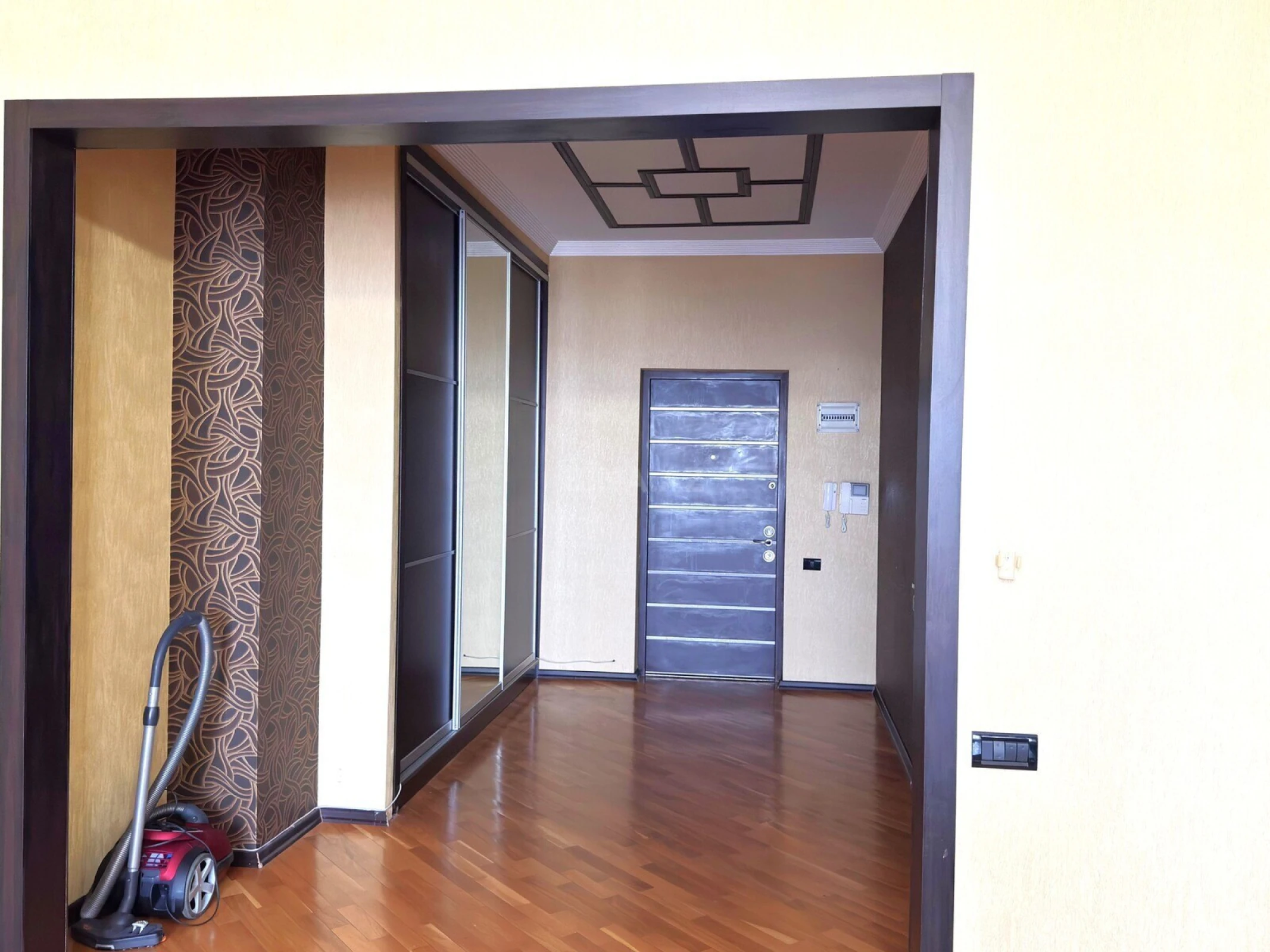 Kirayə verilir 2 otaqlı mənzil 110 m²