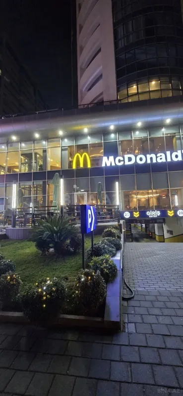 Satılır 4 otaqlı mənzil 200 m²