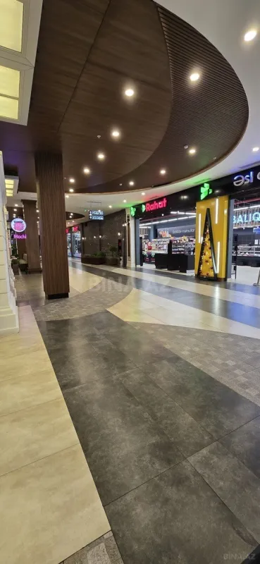 Satılır 4 otaqlı mənzil 200 m²