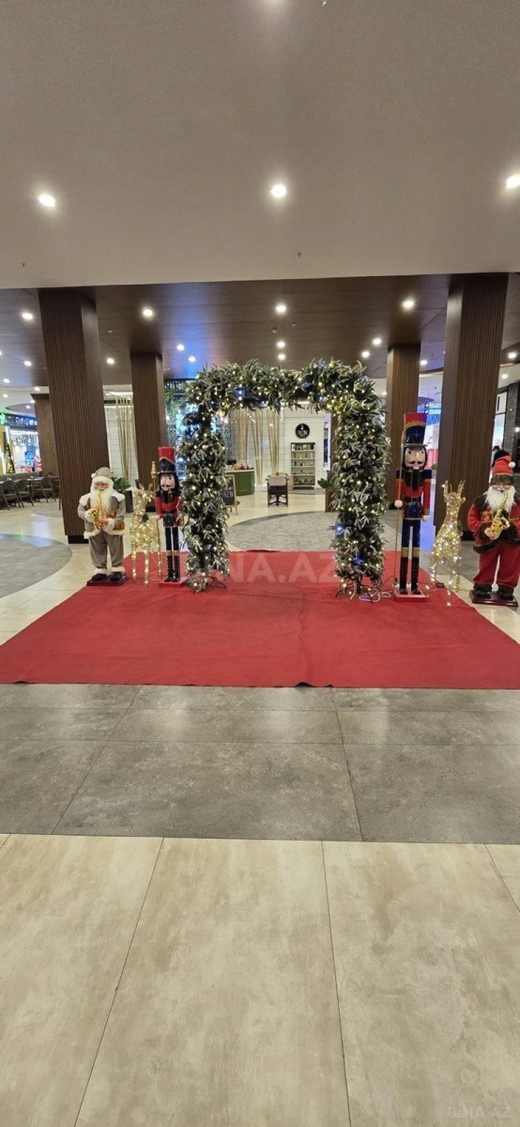 Satılır 4 otaqlı mənzil 200 m²