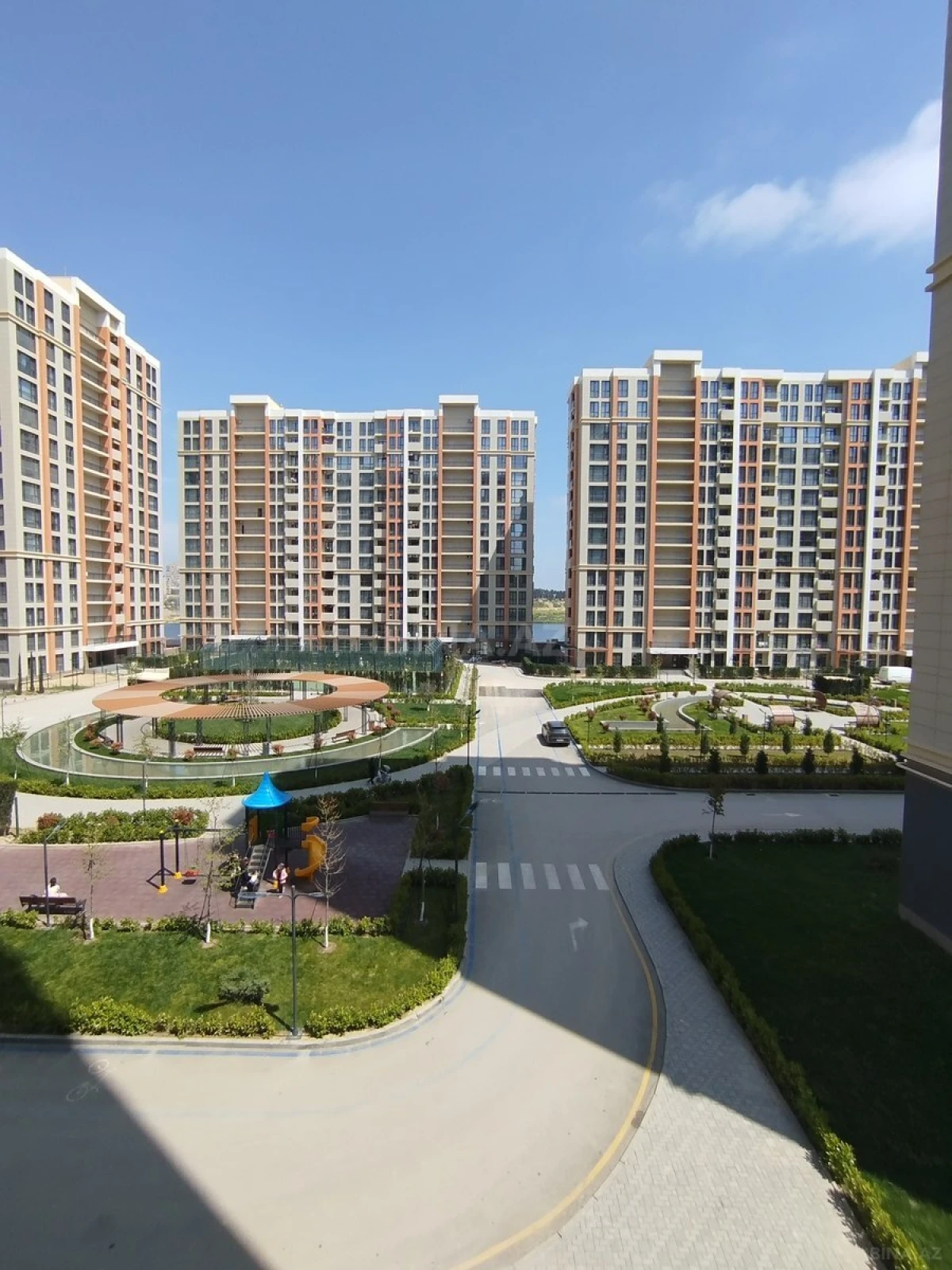 Satılır 3 otaqlı mənzil 83 m²