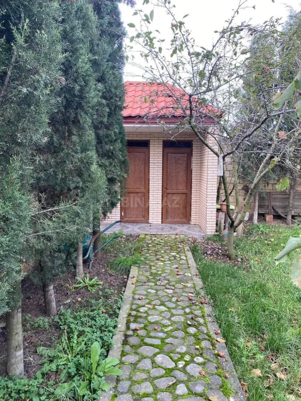 Satılır 6 otaqlı həyət evi 480 m²