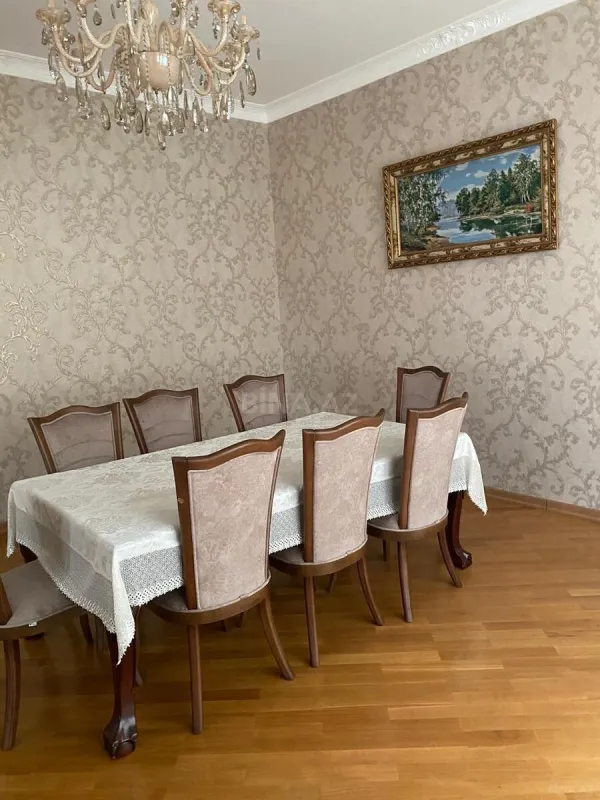 Satılır 6 otaqlı həyət evi 480 m²