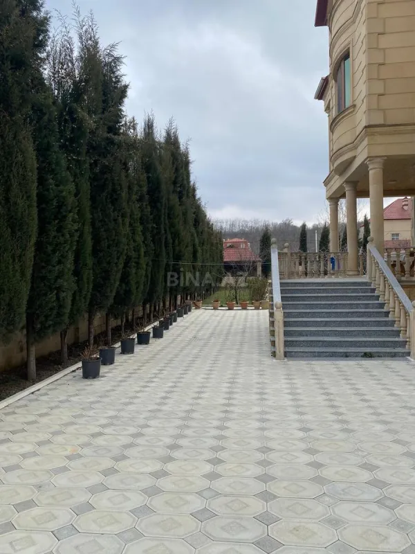 Satılır 6 otaqlı həyət evi 480 m²
