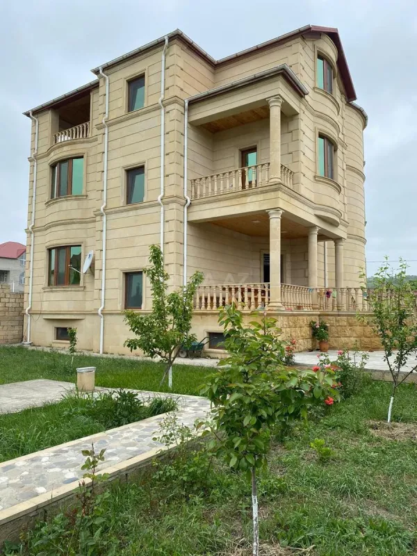 Satılır 6 otaqlı həyət evi 480 m²
