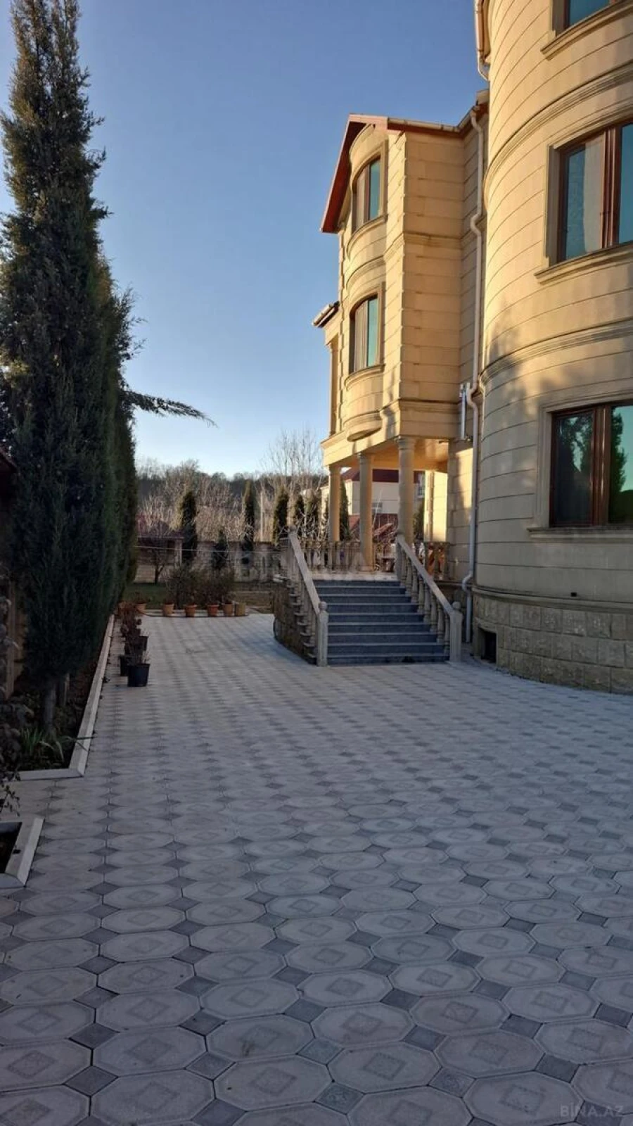 Satılır 6 otaqlı həyət evi 480 m²
