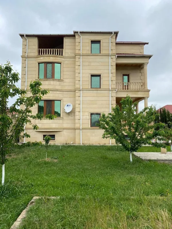 Satılır 6 otaqlı həyət evi 480 m²