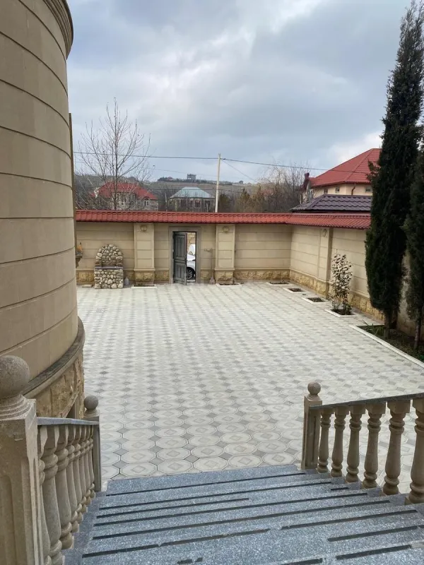 Satılır 6 otaqlı həyət evi 480 m²