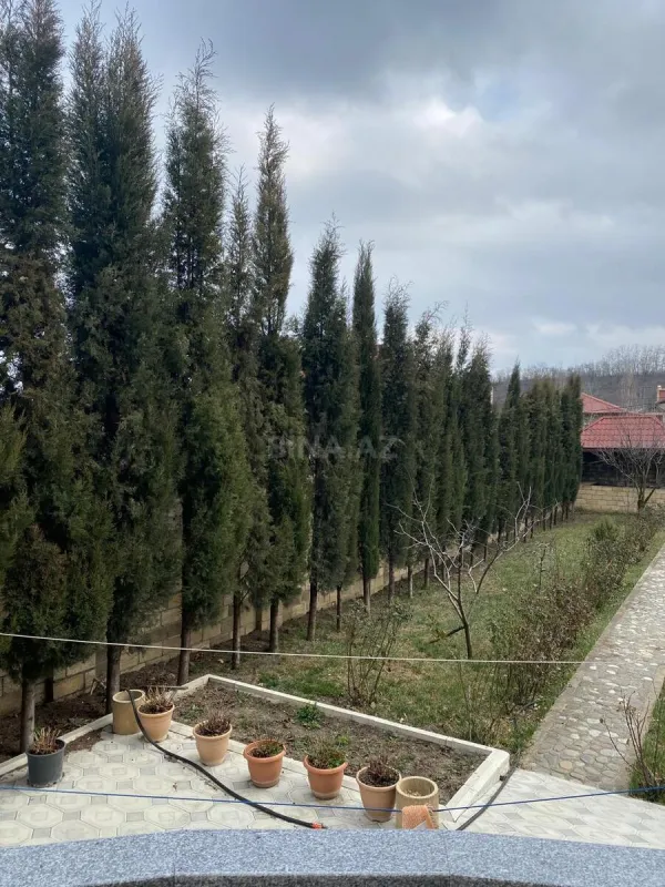 Satılır 6 otaqlı həyət evi 480 m²