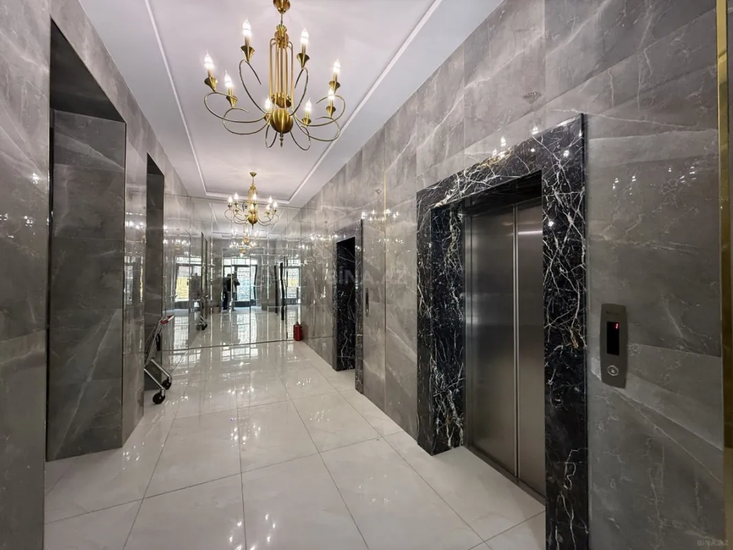 Satılır 4 otaqlı mənzil 210 m²