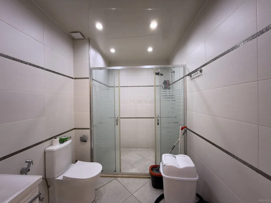 Satılır 4 otaqlı mənzil 210 m²