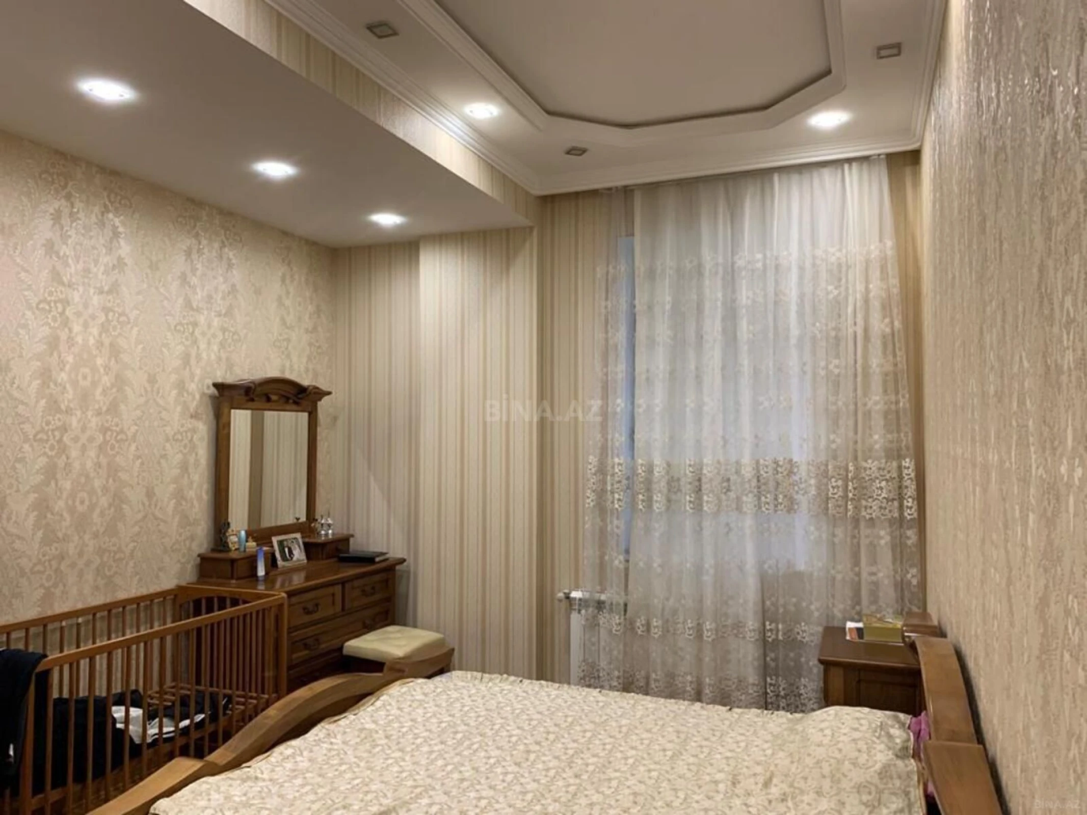 Kirayə verilir 4 otaqlı mənzil 185 m²