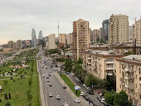 Kirayə verilir 4 otaqlı mənzil 185 m² — Bakı, Nizami 4 otaq 185.00 m²