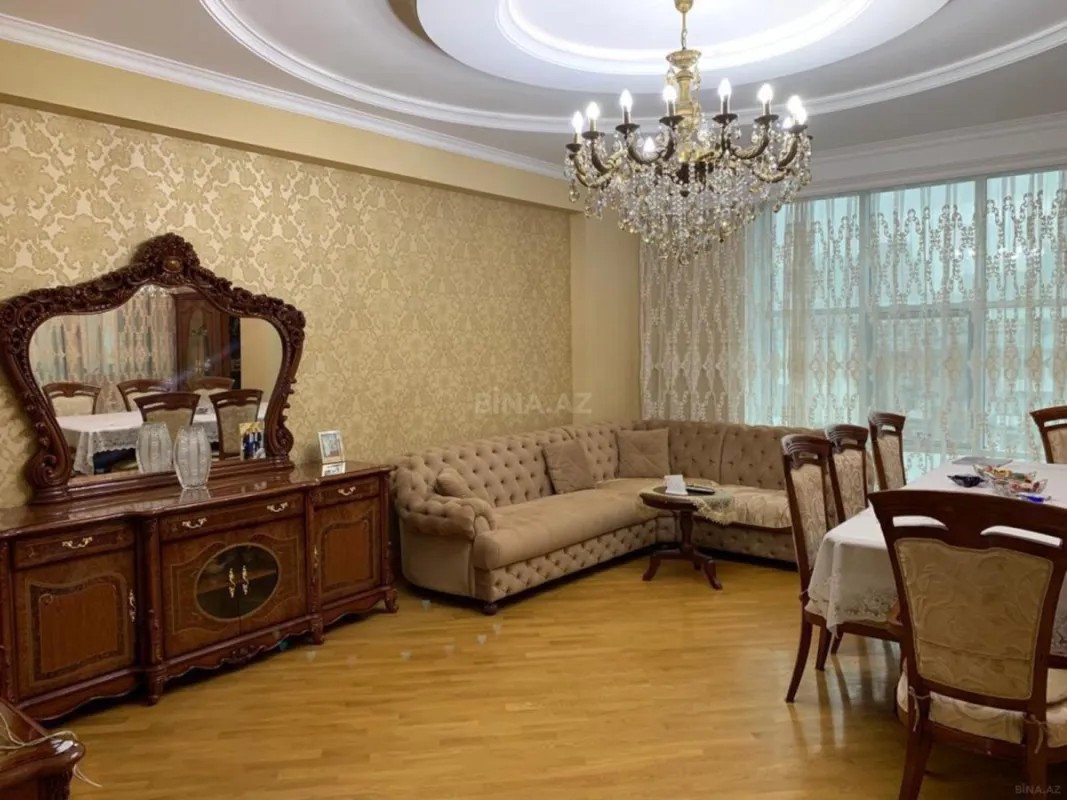 Kirayə verilir 4 otaqlı mənzil 185 m²
