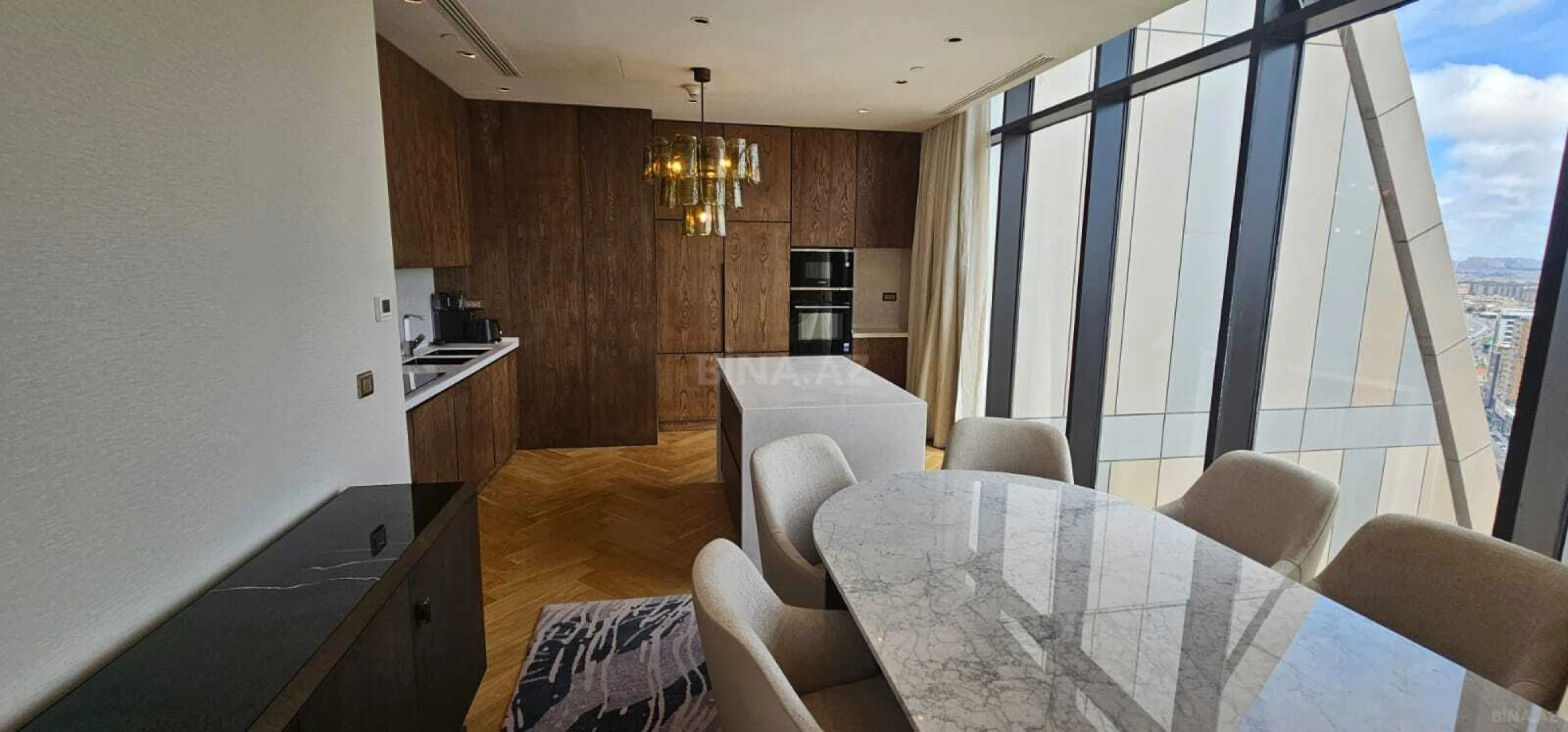 Kirayə verilir 3 otaqlı mənzil 165 m²