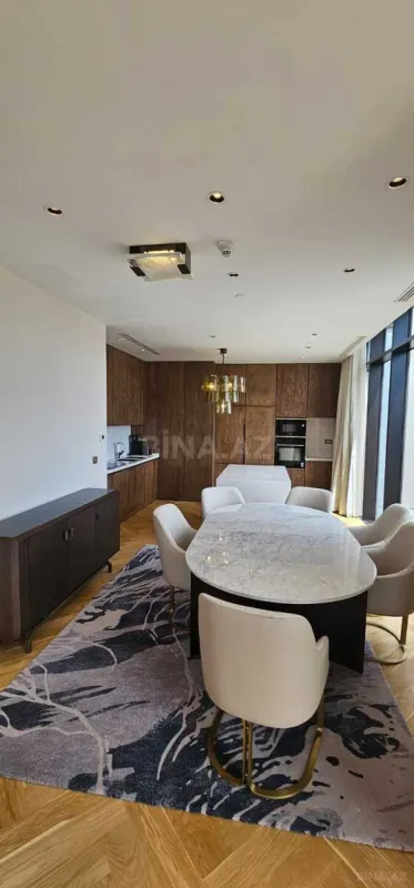 Kirayə verilir 3 otaqlı mənzil 165 m²