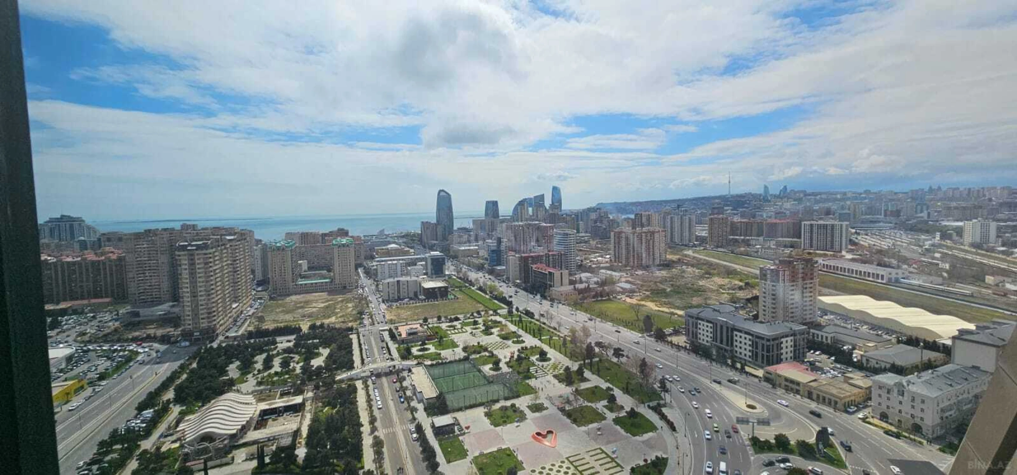 Kirayə verilir 3 otaqlı mənzil 165 m²