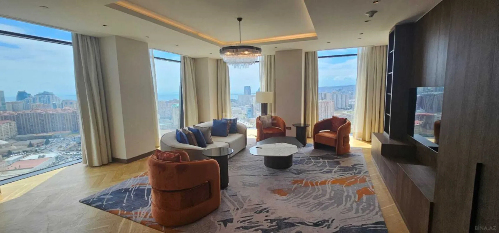 Kirayə verilir 3 otaqlı mənzil 165 m²