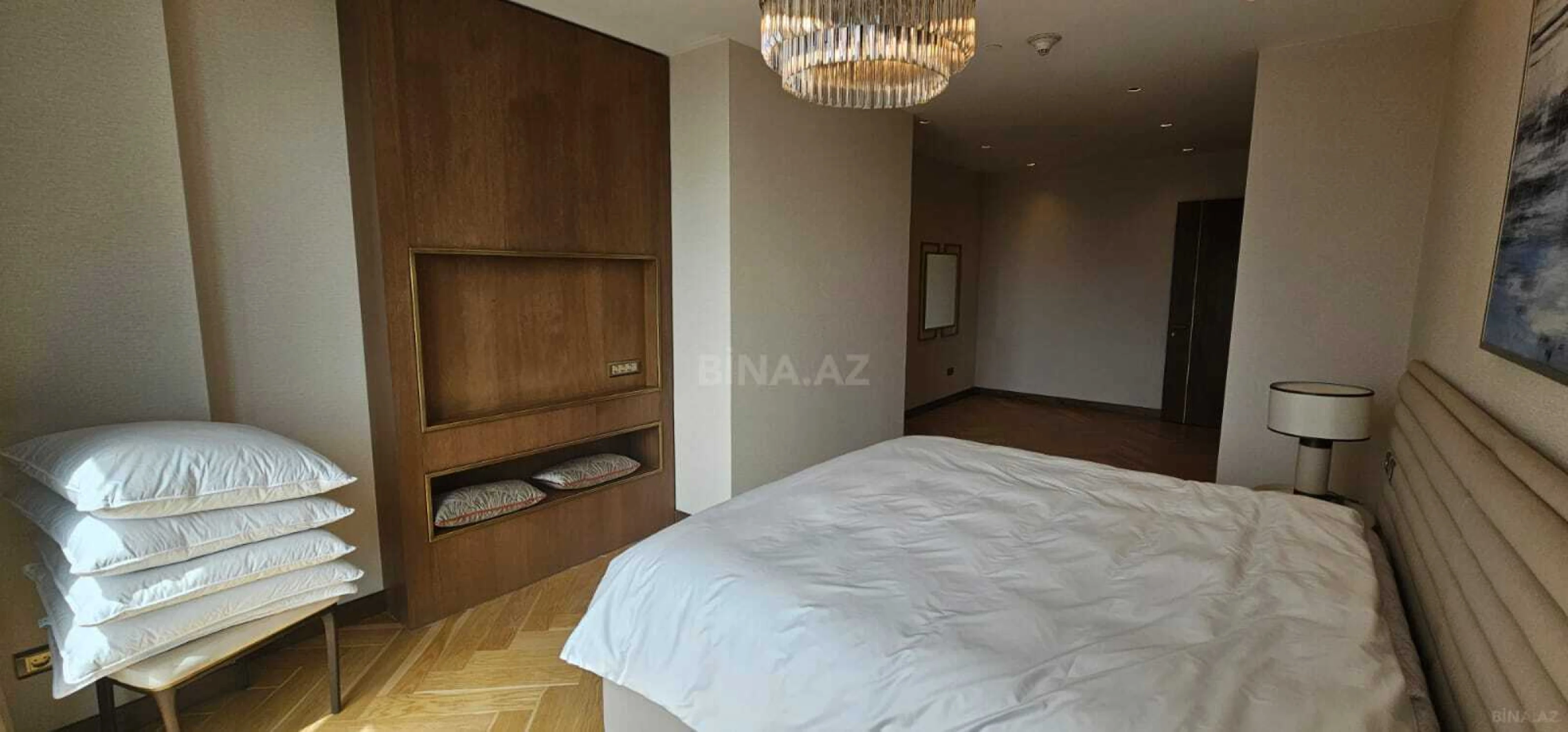 Kirayə verilir 3 otaqlı mənzil 165 m²