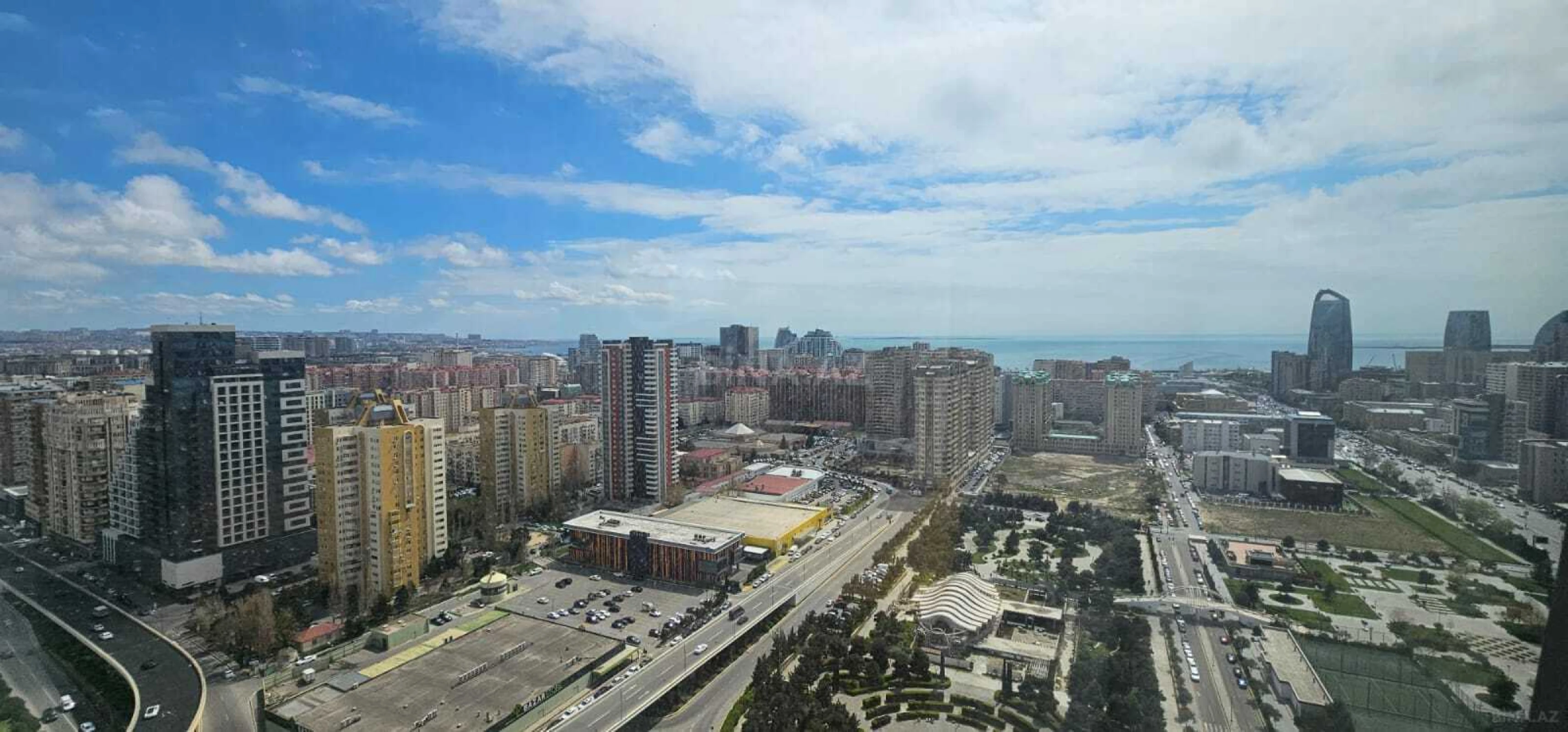 Kirayə verilir 3 otaqlı mənzil 165 m²