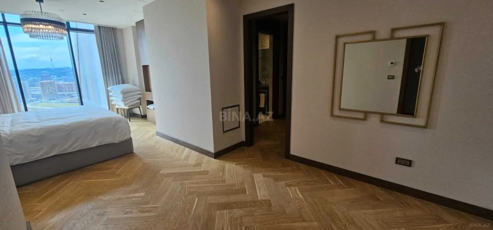 Kirayə verilir 3 otaqlı mənzil 165 m²