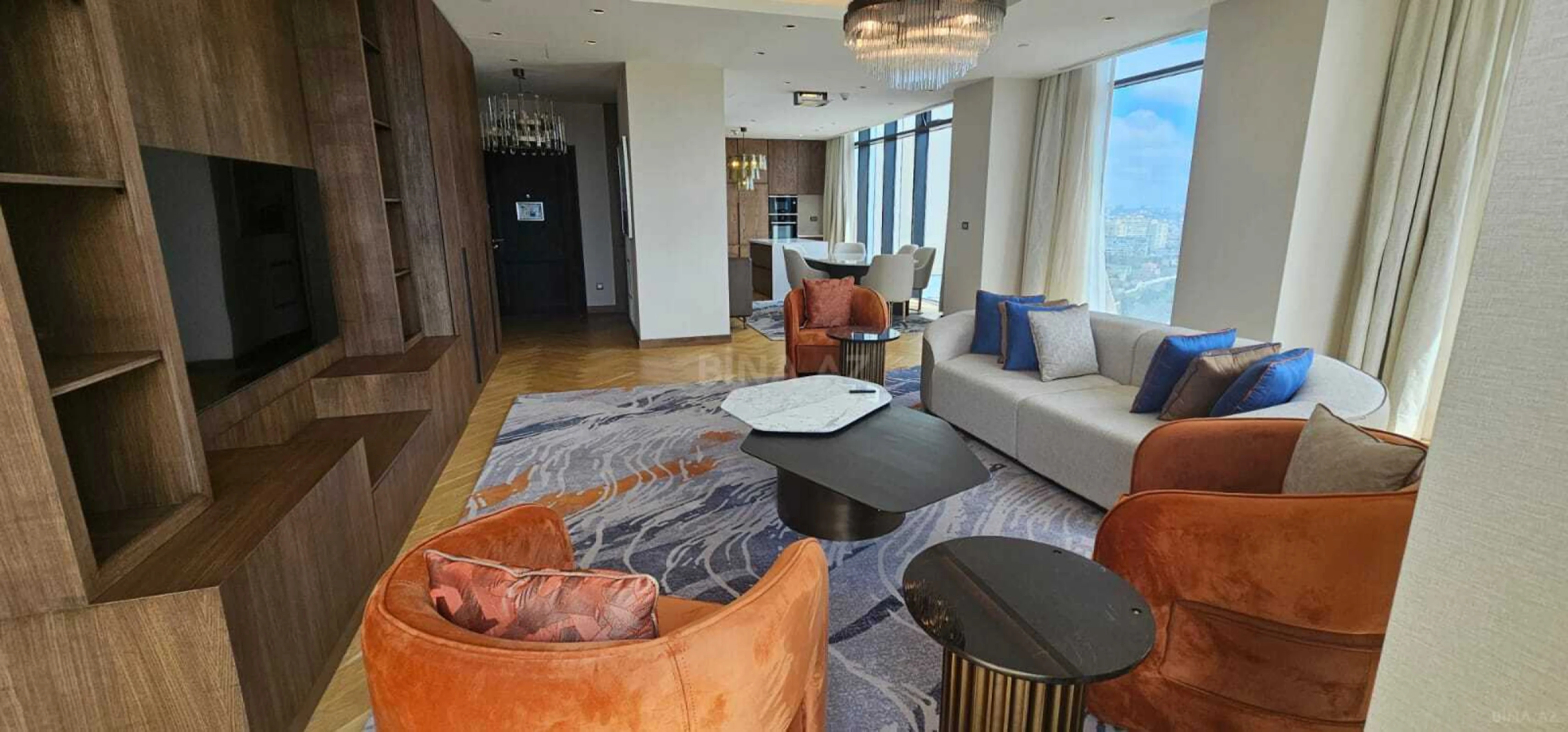 Kirayə verilir 3 otaqlı mənzil 165 m²