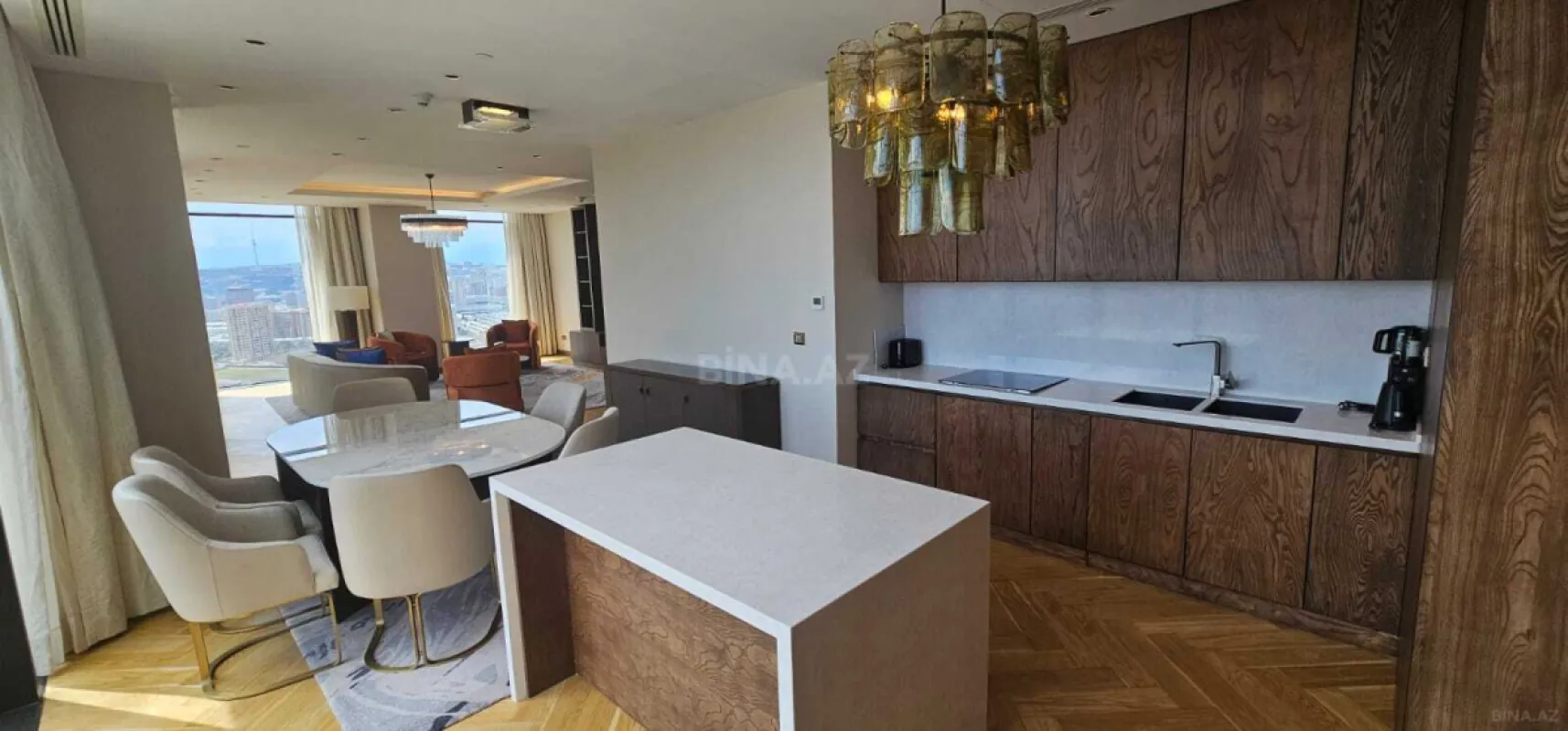 Kirayə verilir 3 otaqlı mənzil 165 m²