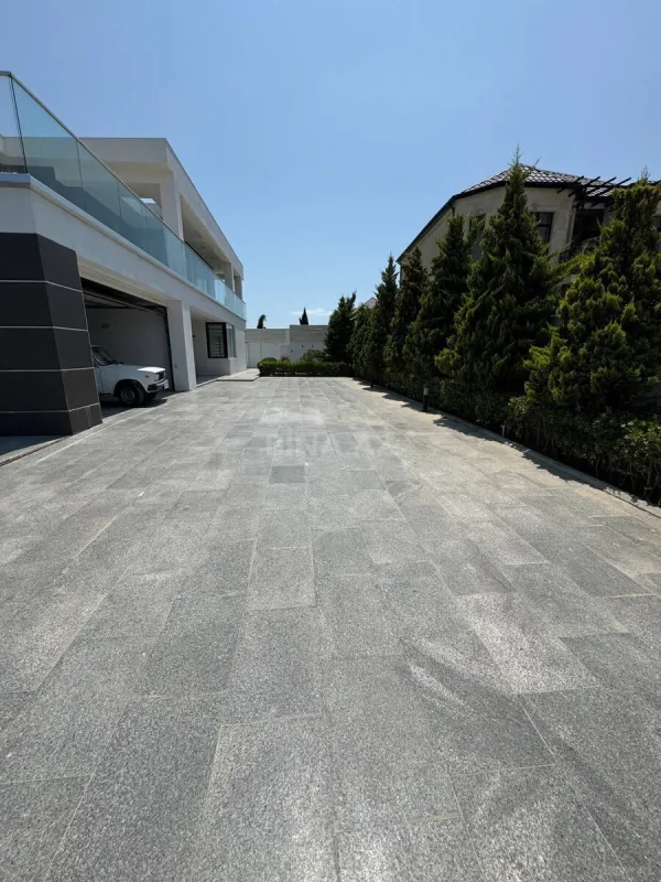 Satılır 6 otaqlı həyət evi 400 m²